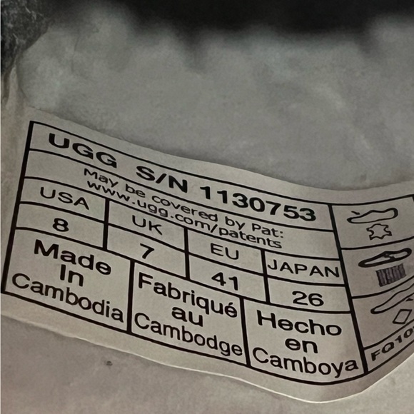 NWOB Men’s UGG Baysider Navy Leather Waterproof Sneakers - Picture 13 of 13